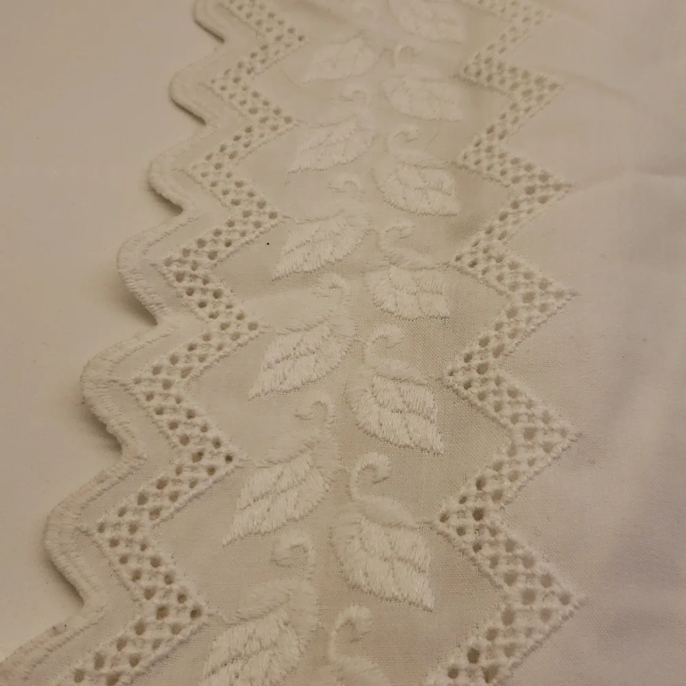 𝅺jonelle Pillow Case Cover Bedding White lace intricate decoration scallop - Picture 6 of 10